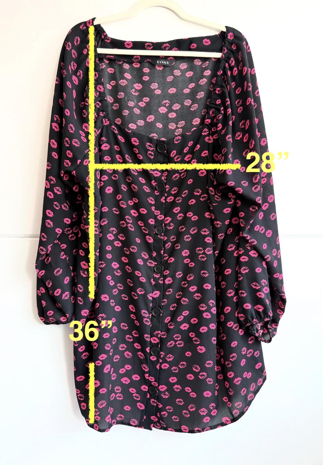 Evans Black blouse "lips" size 26 (sku H4)