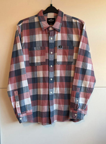 Hollister long sleeve shirt in a red, white, and blue check size XL (SKU B1)