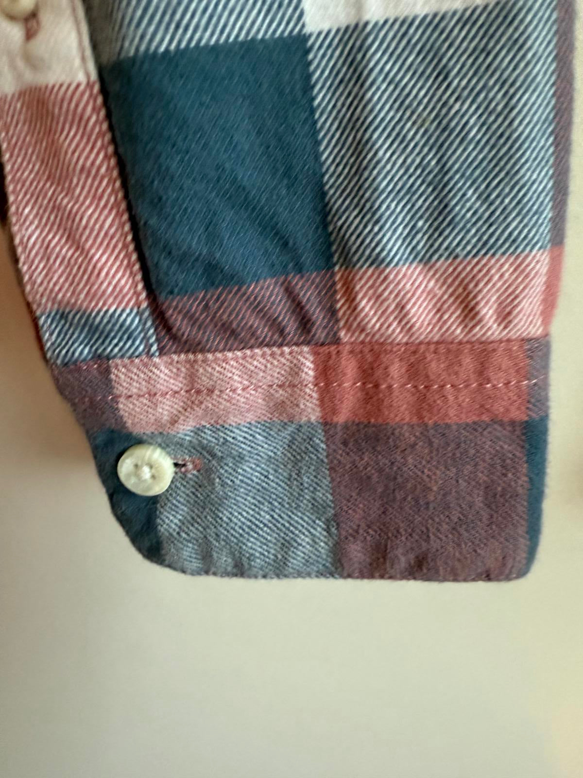 Hollister long sleeve shirt in a red, white, and blue check size XL (SKU B1)