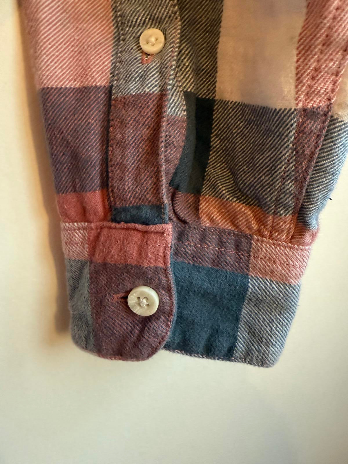 Hollister long sleeve shirt in a red, white, and blue check size XL (SKU B1)