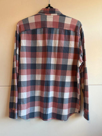 Hollister long sleeve shirt in a red, white, and blue check size XL (SKU B1)