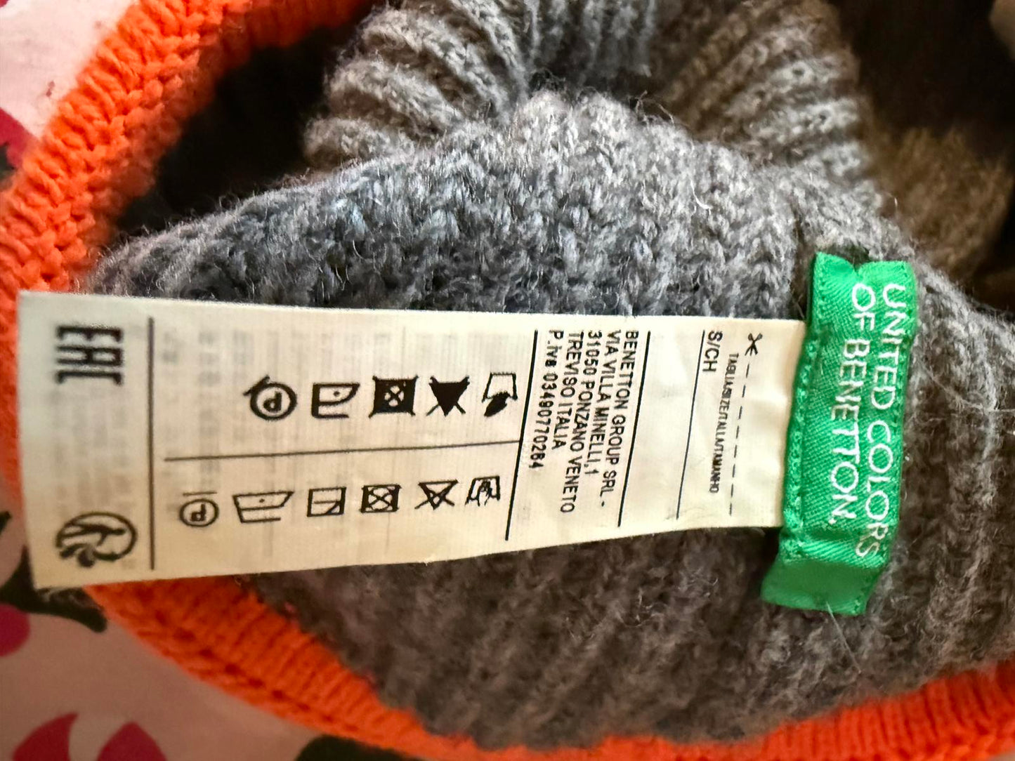 Benetton wool hat size S (SKU B11)