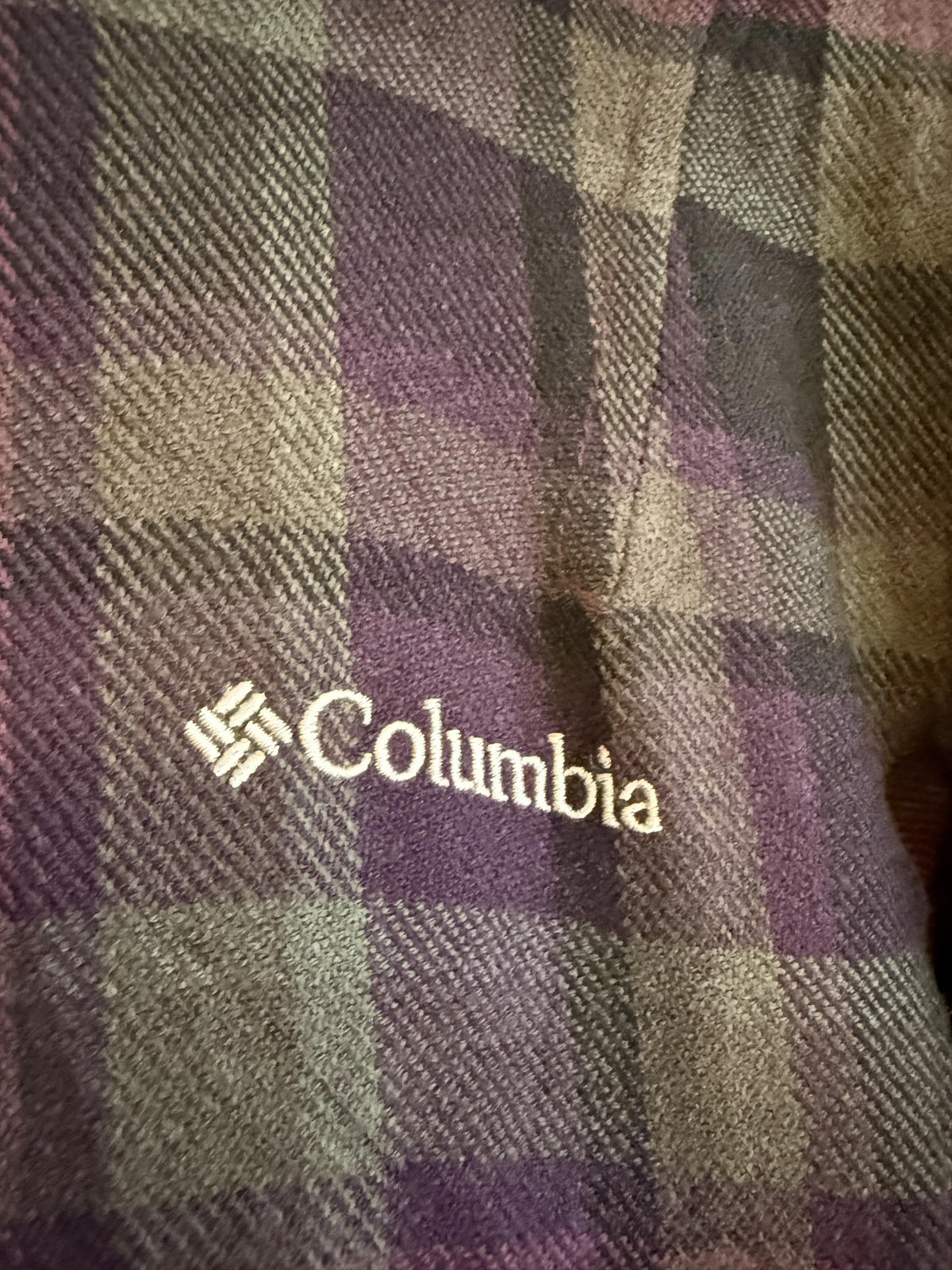 Columbia Omni-Shield Winter Jacket purple / black plaid pattern size L (sku A16)