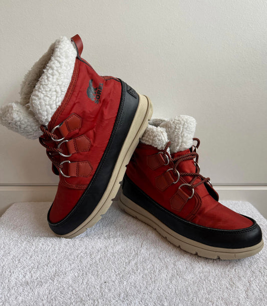 Sorel Explorer Carnival boots red / black size 6 (sku 19)