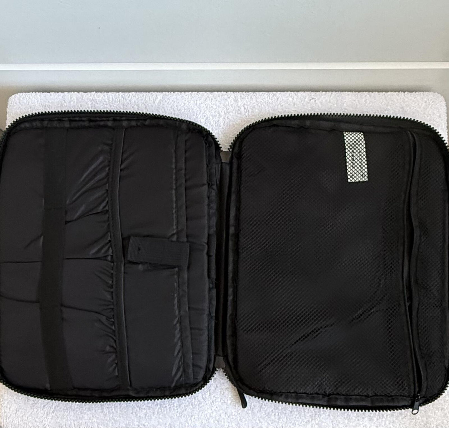 The United Colours of Benetton tablet and accessory case