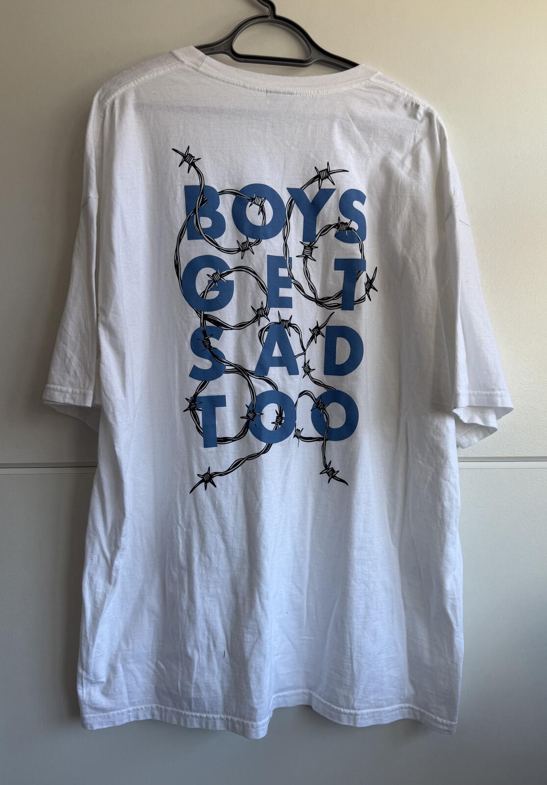 Boys get sad too T-shirt "black barbed wire" size 3xl (sku C2)