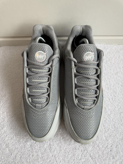 Nike Air Max Pulse Women's Shoe "Grey/Pure Platinum" size 6 (sku 17)