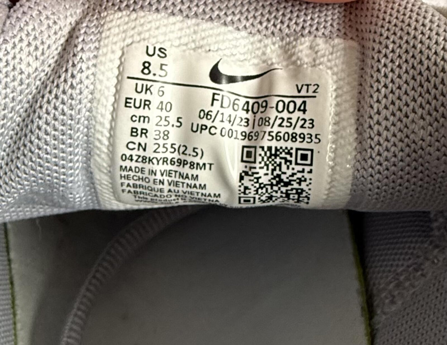 Nike Air Max Pulse Women's Shoe "Grey/Pure Platinum" size 6 (sku 17)