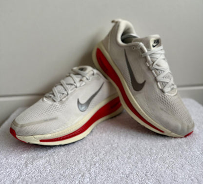 Nike Vomero 18 Platinum Tint/Siren Red size 6.5 (sku 016)