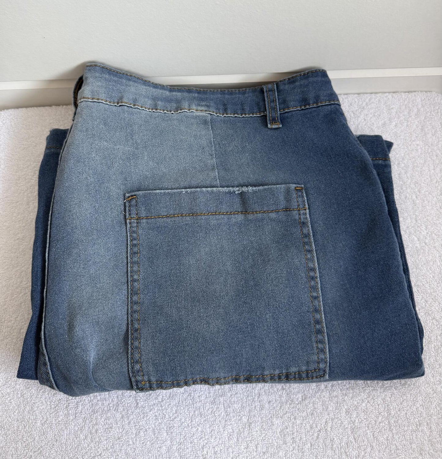 Women's denim jeans 4xl (size 20) 40"W 25"L (sku E4)