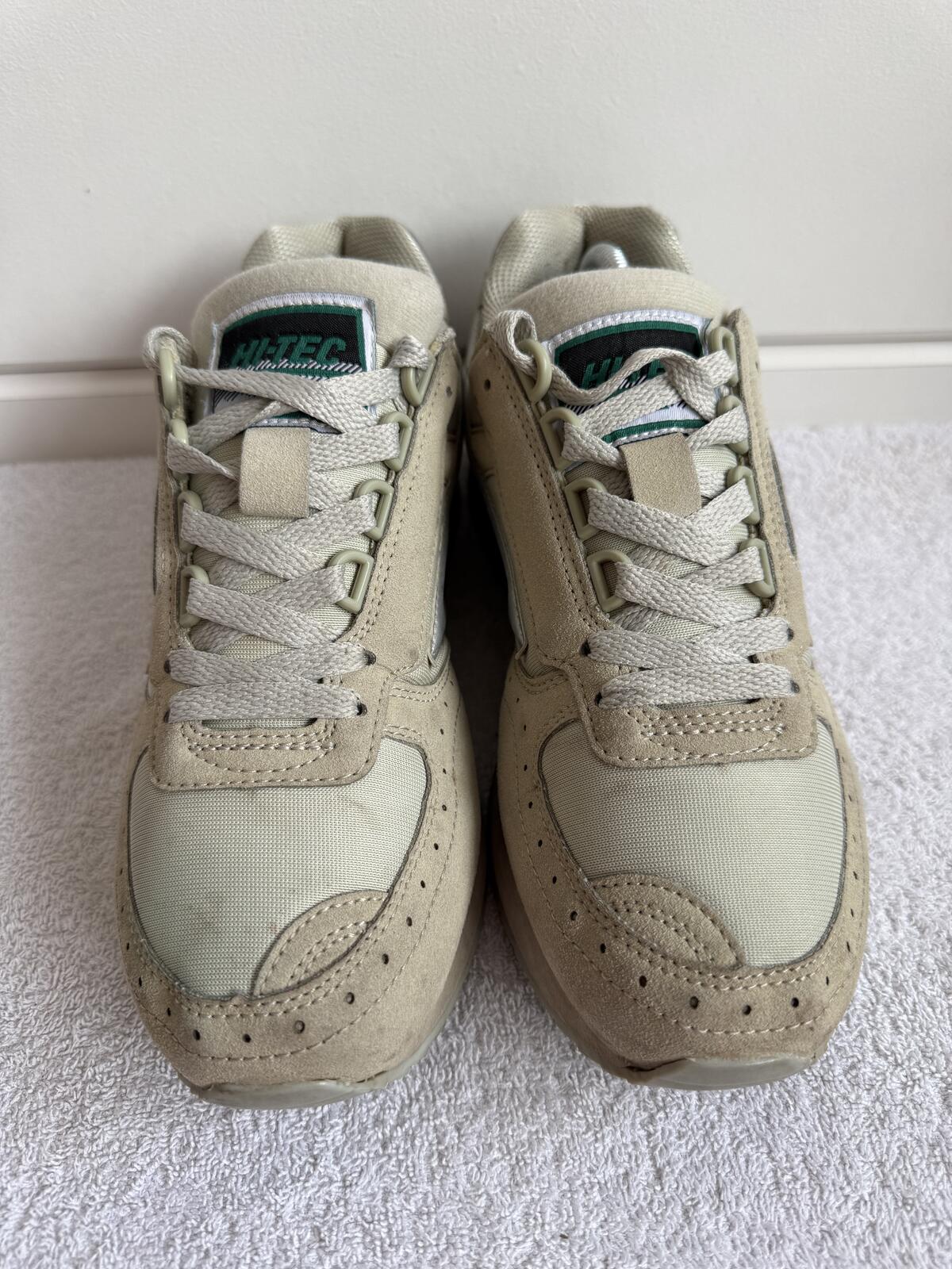 Hi-Tec Silver Shadow OG Trainer size 6 (sku 32)